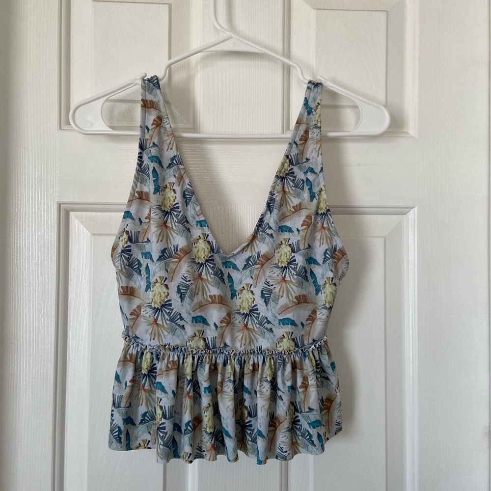 Kortni Jeane v-neck top